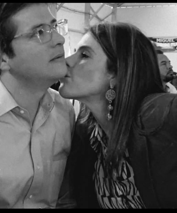 Despedida a su hermano Miguel Uribe